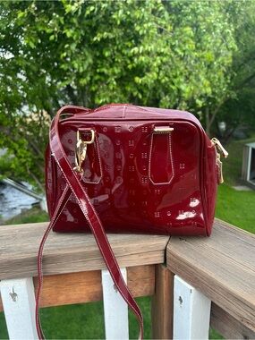 Arcadia patent leather purse